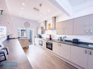 Kitchen- click for photo gallery
